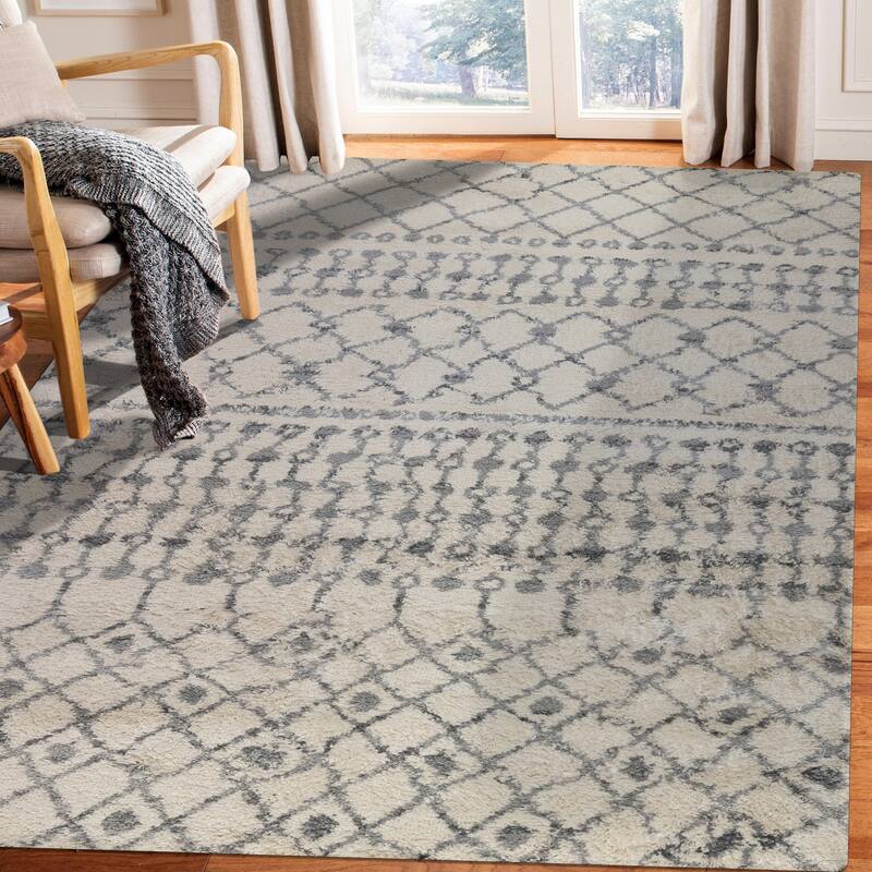 Aspen Arra Southwestern Geometric Shag Area Rug - 7'6" x 9'6"