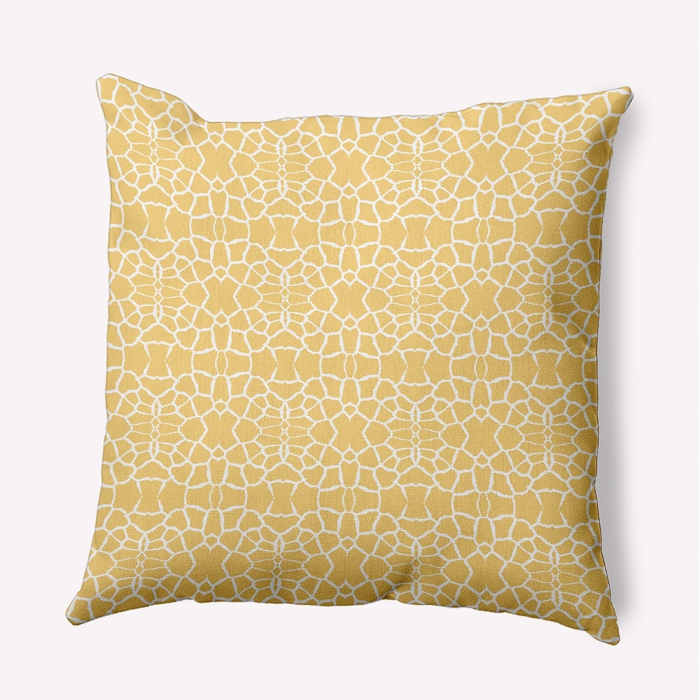 Tiny Giraffe Pattern Decorative Throw Pillow