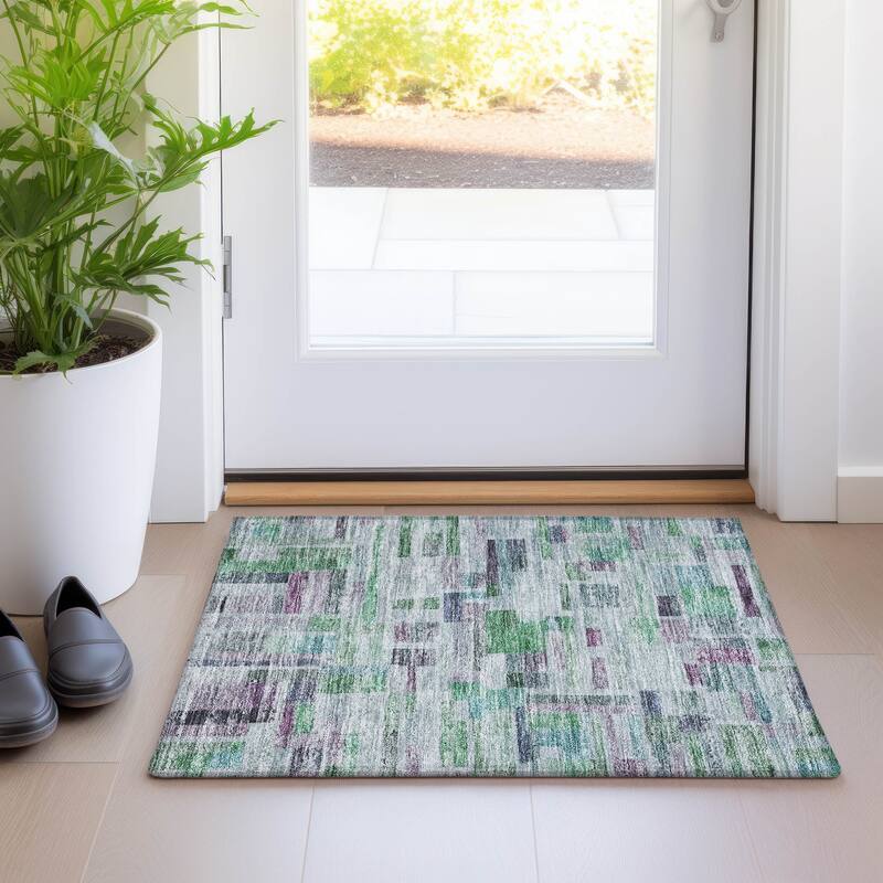 Machine Washable Indoor/ Outdoor Contemporary Chantille Rug - Aloe - 1'8" x 2'6"
