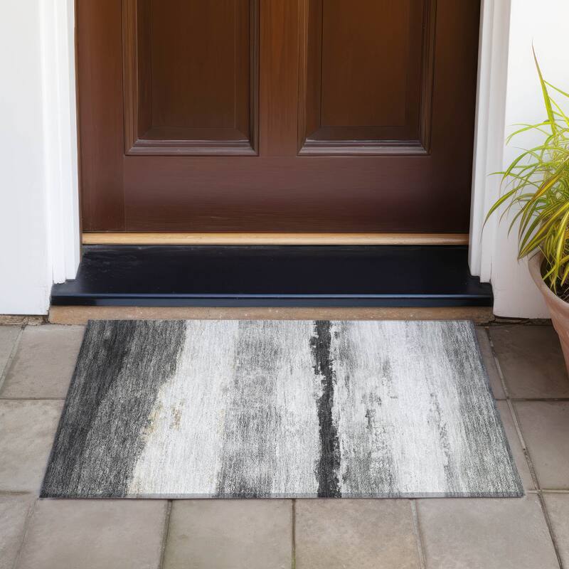 Machine Washable Indoor/Outdoor Watercolor Ombre Chantille Rug - Pewter - 1'8" x 2'6"