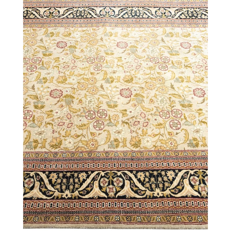 Overton Handknotted Wool Traditional Oriental Ivory Area Rug - 4' x 6'