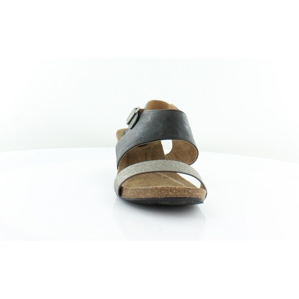 sofft flip flops