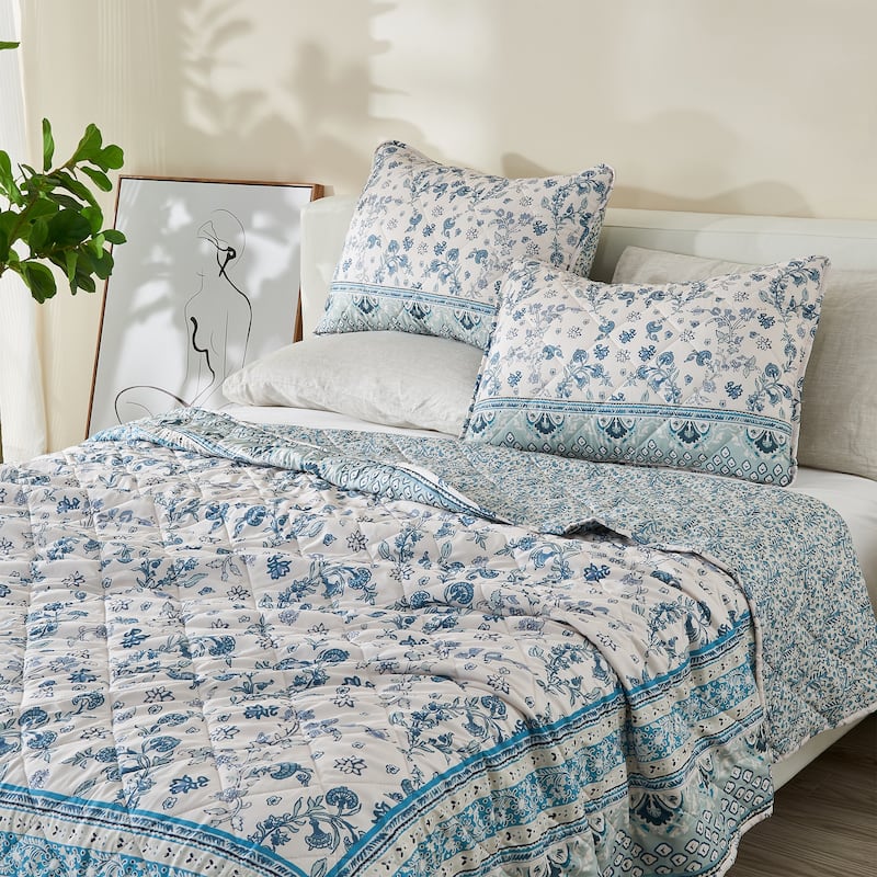 Patina Vie Maison Vintage-Inspired Floral Reversible Quilt Set with Shams