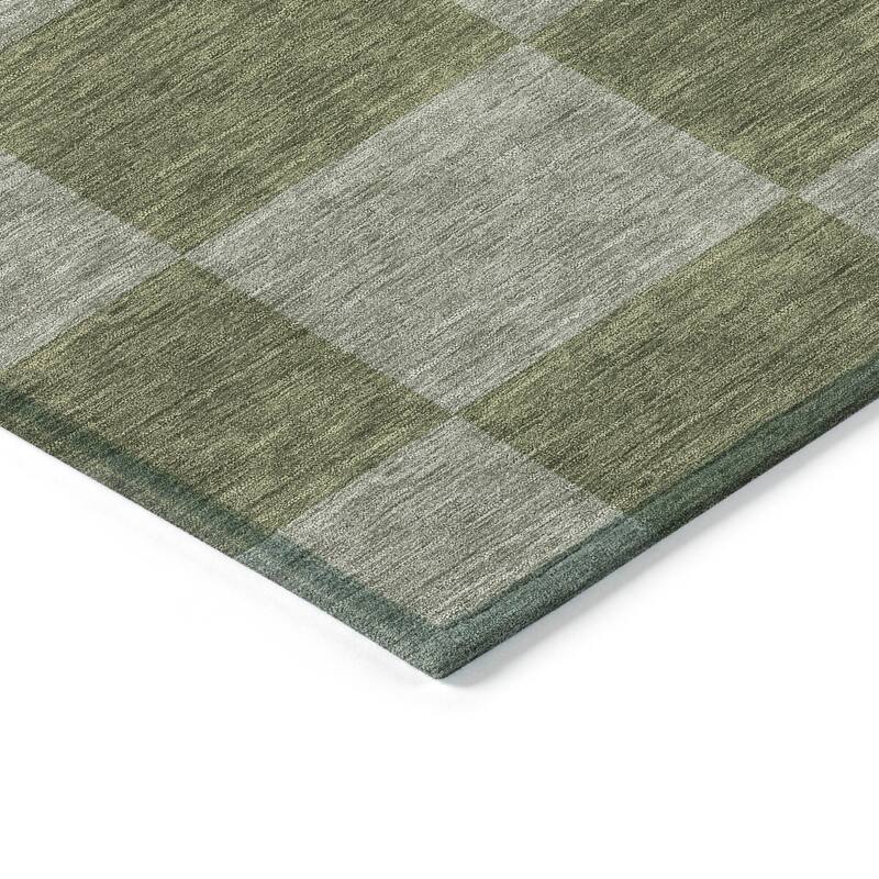 Machine Washable Indoor/ Outdoor Modern Checker Chantille Rug