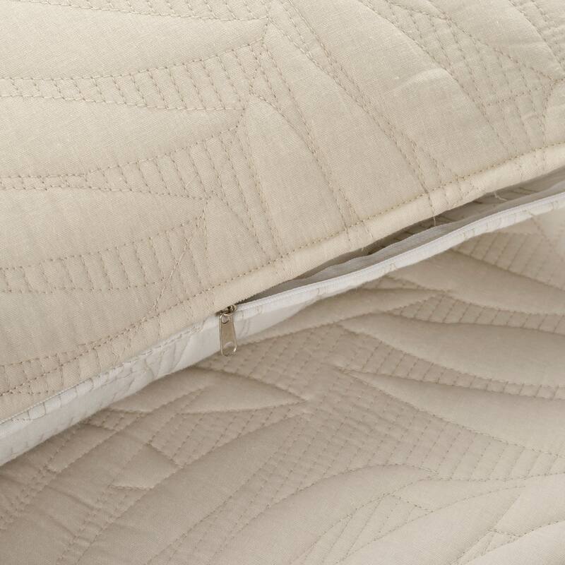 Lush Decor Isla Embroidered Leaf Reversible Cotton Quilt 3 Piece Set
