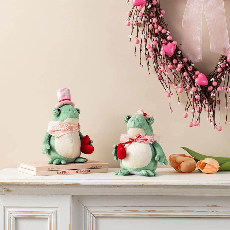 Glitzhome Set of 2 Valentine's Frog Couple Figurine Table Decor