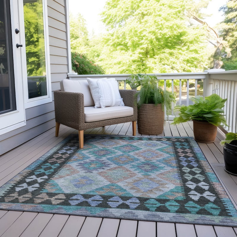 Machine Washable Indoor/ Outdoor Boho Global Chantille Rug