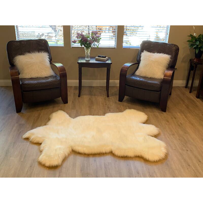 Highland Select Bear Shape Natural Long Wool Sheepskin Shag Rug