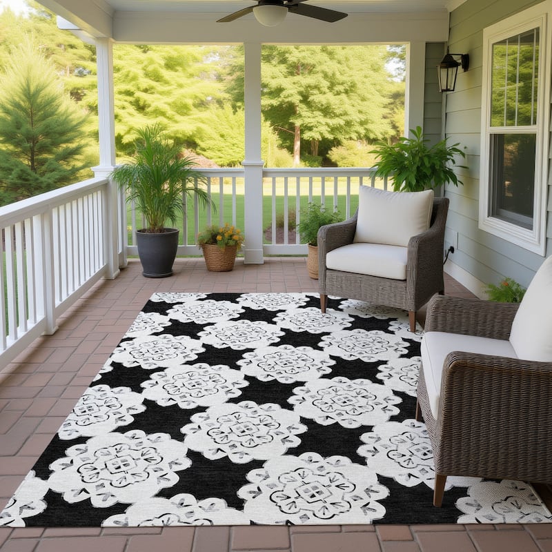 Machine Washable Indoor/ Outdoor Global Motif Chantille Rug