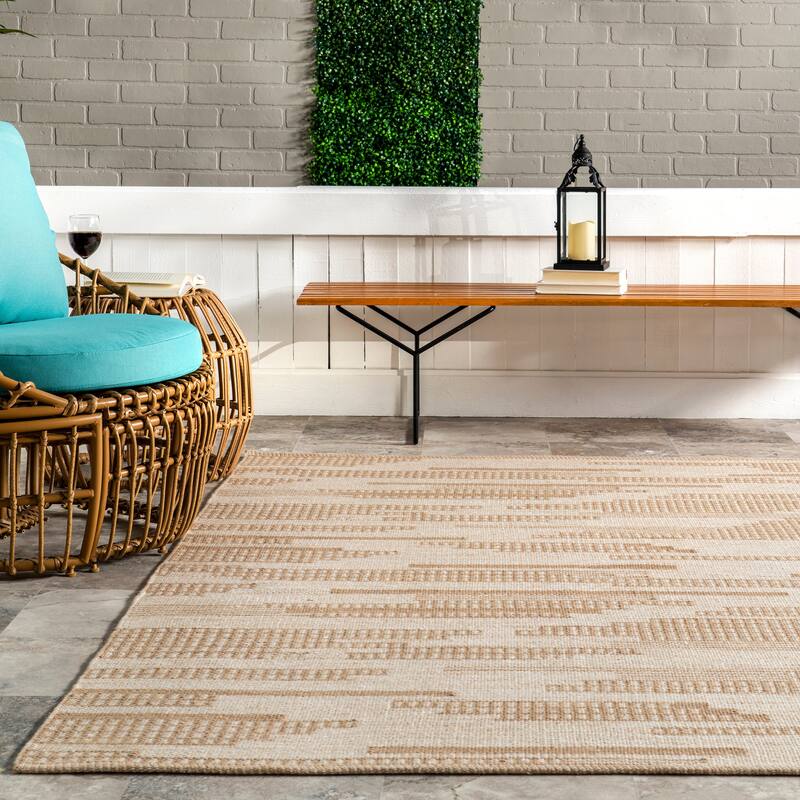 Nuloom Maddy Abstract Lined Indoor/Outdoor Area Rug