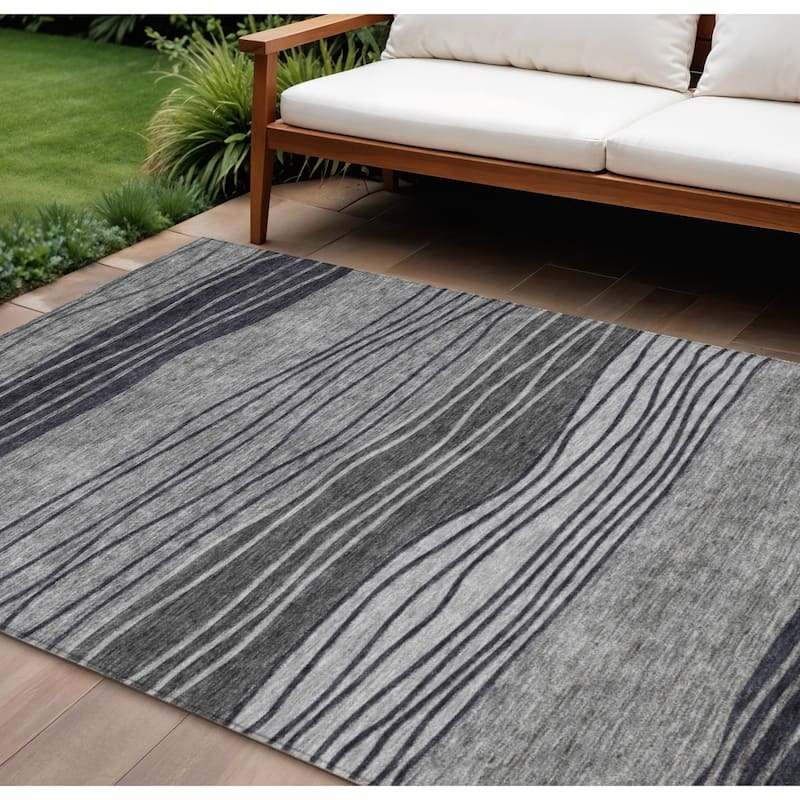 HomeRoots Striped Transitional Rectangle Outdoor Rug - 8' X 10'