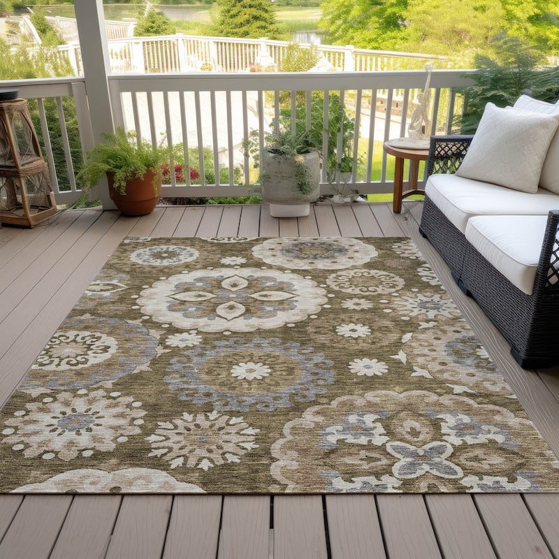 Machine Washable Indoor/ Outdoor Chantille Casual Medallion Rug - Brown - 5' x 7'6"