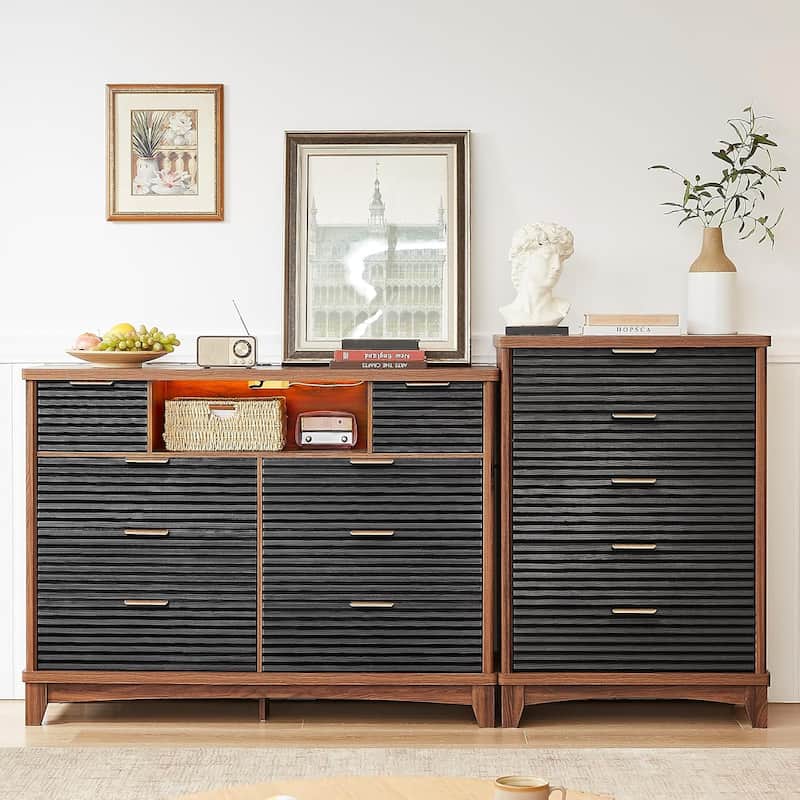 Wooden Drawers Dresser with Charging Station Dresser for Bedroom Chest of Drawers