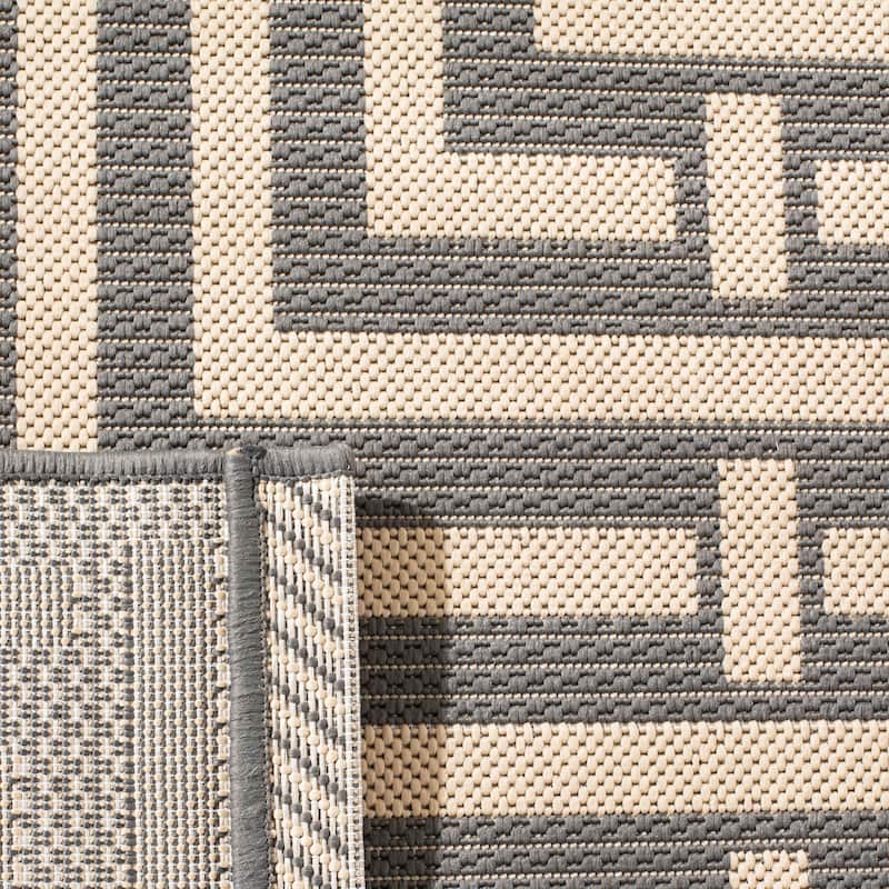 SAFAVIEH Courtyard Errica Indoor/ Outdoor Waterproof Patio Backyard Rug