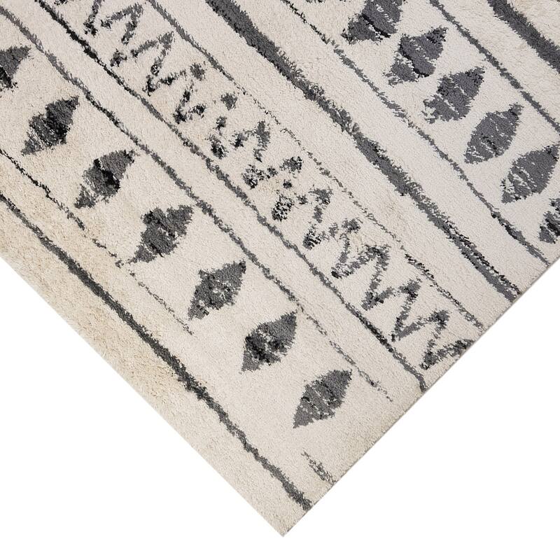 Aspen Clara Southwestern Geometric Shag Area Rug - 2'2" x 10' - Cream/Black