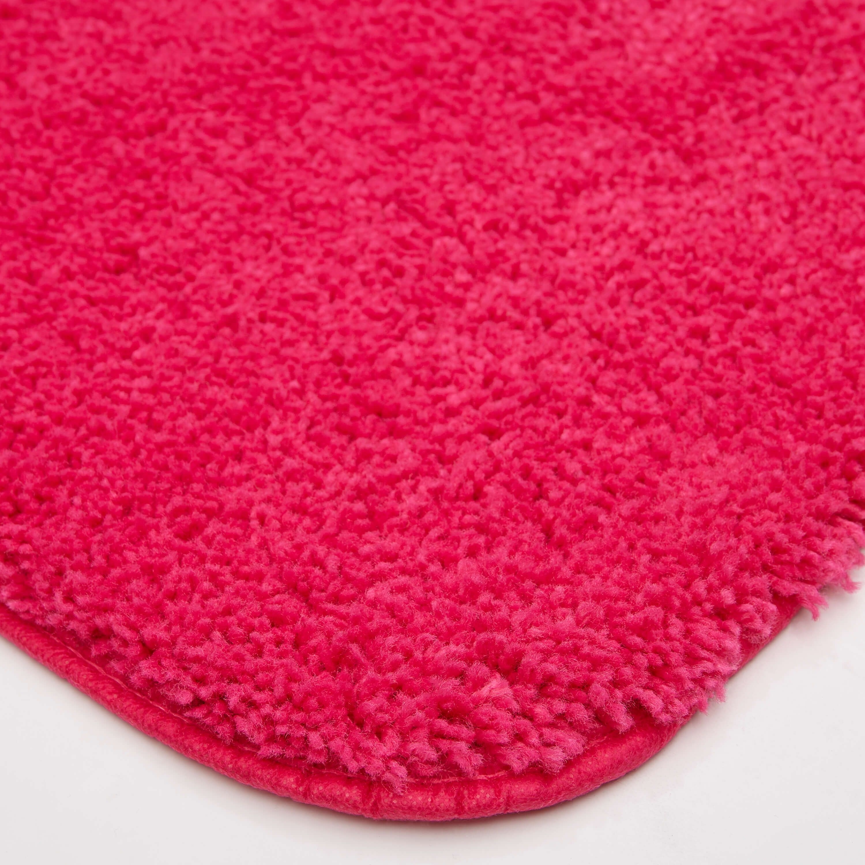 https://ak1.ostkcdn.com/images/products/is/images/direct/b8fe78494b3dd7e06c71c249bc391d91104099fe/Mohawk-Home-Pure-Perfection-Solid-Patterned-Bath-Rug.jpg