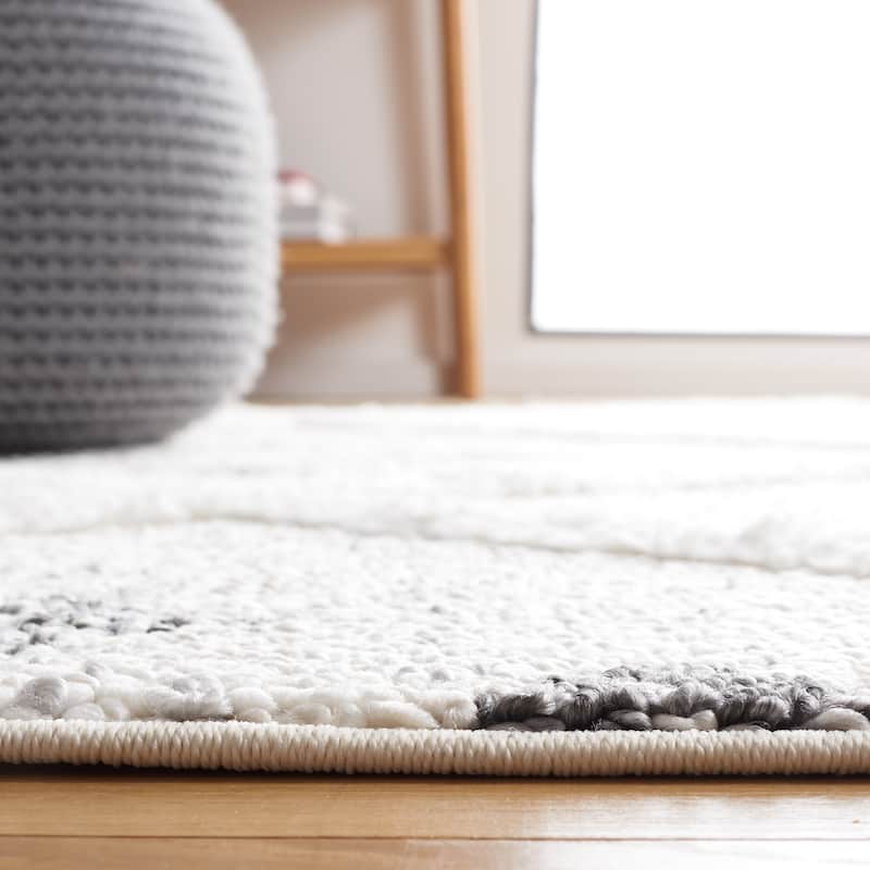 SAFAVIEH Moroccan Tassel Shag Lennie Trellis 2-inch Thick Rug