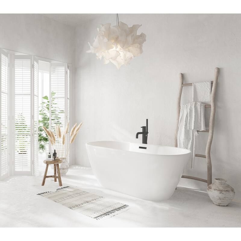 Nicolette Bathtub in Glossy White