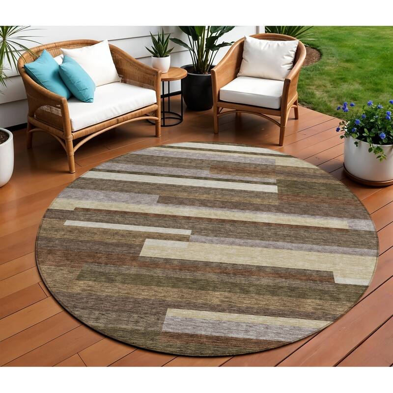 HomeRoots Striped Transitional Rectangle Outdoor Rug - 8' Round