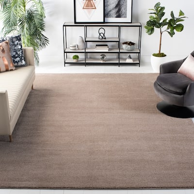 SAFAVIEH Plain And Solid Renske Rug - Taupe - 5' 5" x 7' 7"