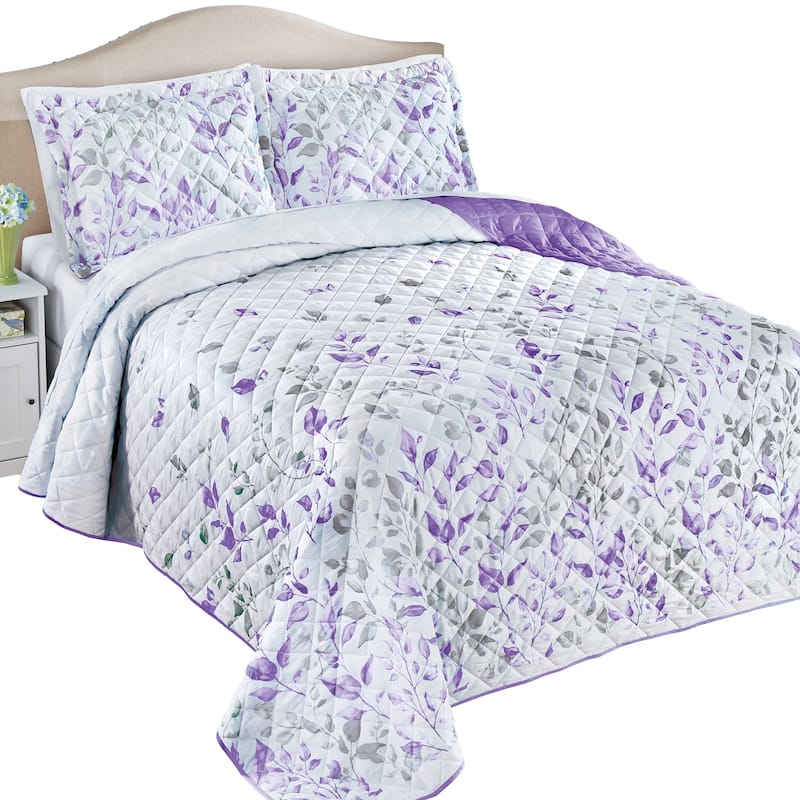 Scaling Leaves Design Cozy Quilted Bedspread