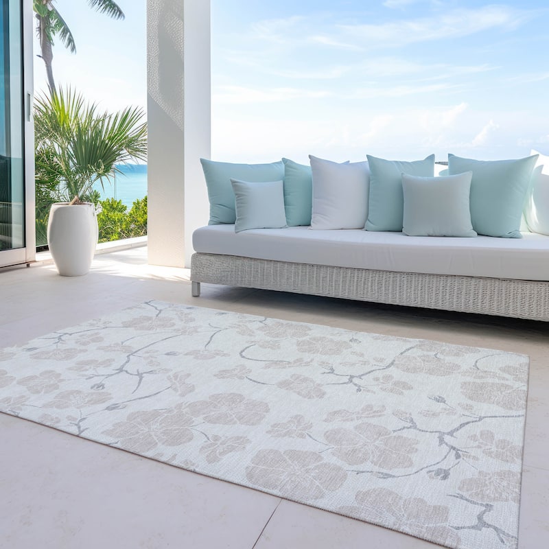 Machine Washable Indoor/ Outdoor Calm Floral Chantille Rug