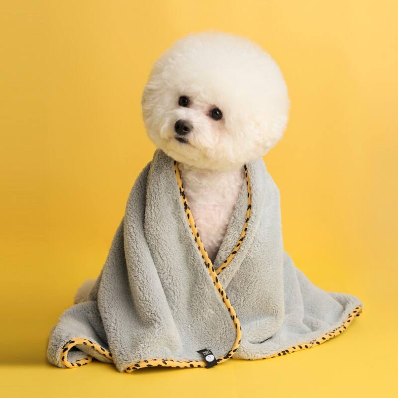 PET’S FAVORITE TOWEL, Premium High Quality Microfiber Pet Towel, Ultra-Absorbent, Quick Drying Towel, White, Made in Korea