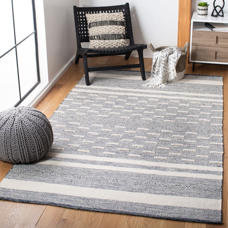 SAFAVIEH Handmade Striped Kilim Kenisha Modern Cotton Rug - 4' x 6' - Navy/Ivory