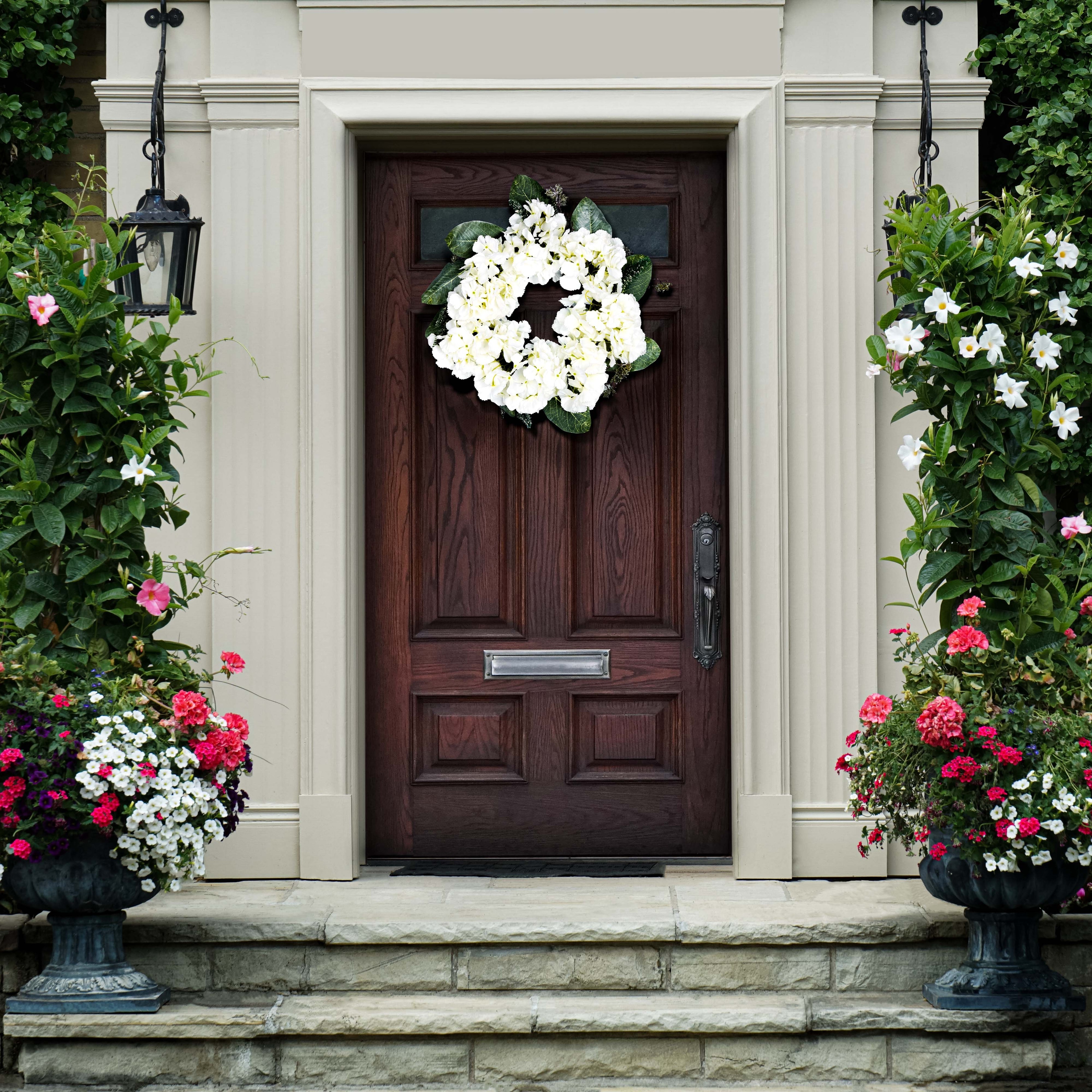 SAFAVIEH Gwenda Faux 22-inch Hydrangea & Magnolia Wreath