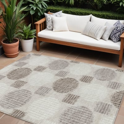HomeRoots Geometric Transitional Rectangle Outdoor Rug