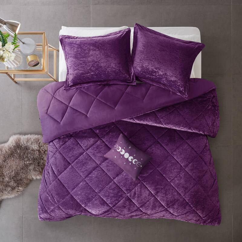 Intelligent Design Isabel Velvet Comforter Set