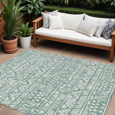 HomeRoots Southwestern Transitional Rectangle Outdoor Rug