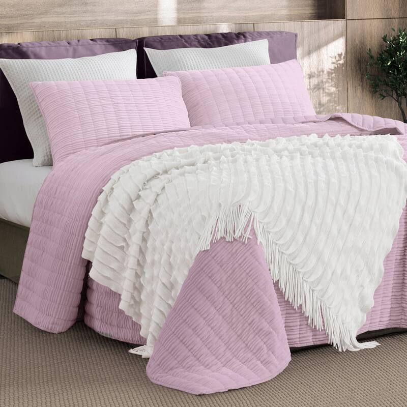 Wonderful Velvet 3 Piece Quilt Set