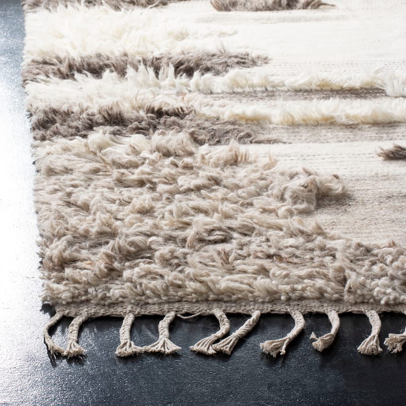 SAFAVIEH Hand-knotted Kenya Hilligje Southwestern Tribal Wool Rug