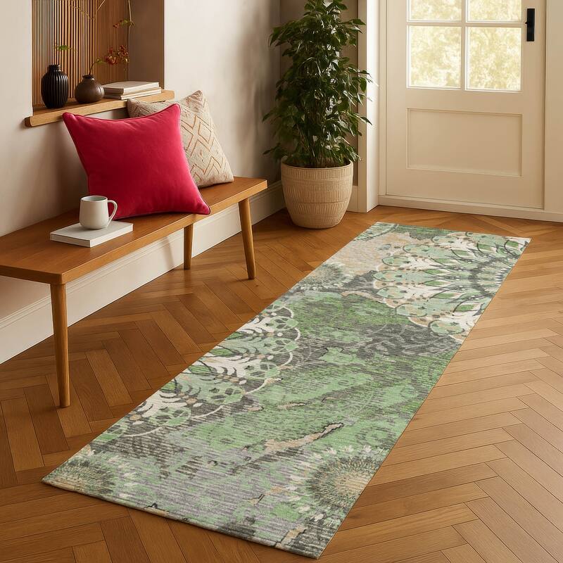 Machine Washable Indoor/ Outdoor Traditional Pinwheel Chantille Rug