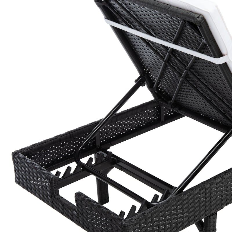 SAFAVIEH Outdoor Sanaa Sun Lounger with Cushion - 25Wx77Dx41H