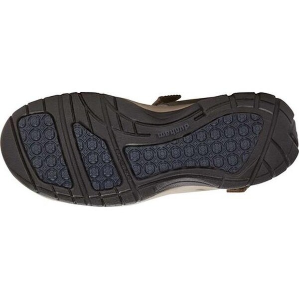 dunhams water shoes