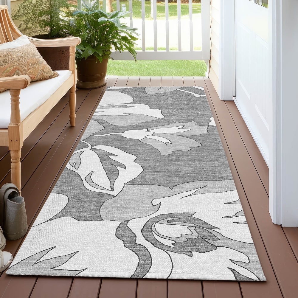 Machine Washable Indoor/ Outdoor Chantille Floral Rug