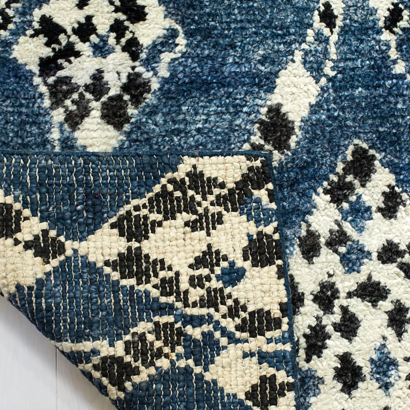 SAFAVIEH Couture Handmade Moroccan Oshra Modern Viscose Rug