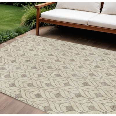 HomeRoots Geometric Transitional Rectangle Outdoor Rug