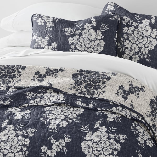 Becky Cameron All Season 3 Piece Distressed Bouquet Reversible Quilt Set - Navy - Queen