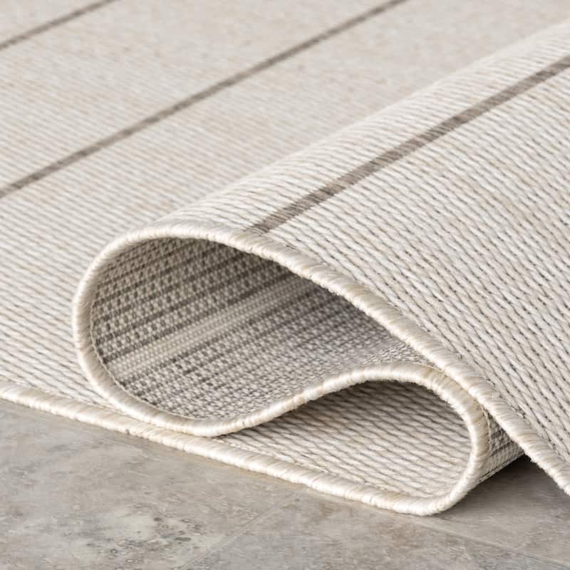 Nuloom Sharyl Modern Striped Indoor/Outdoor Area Rug