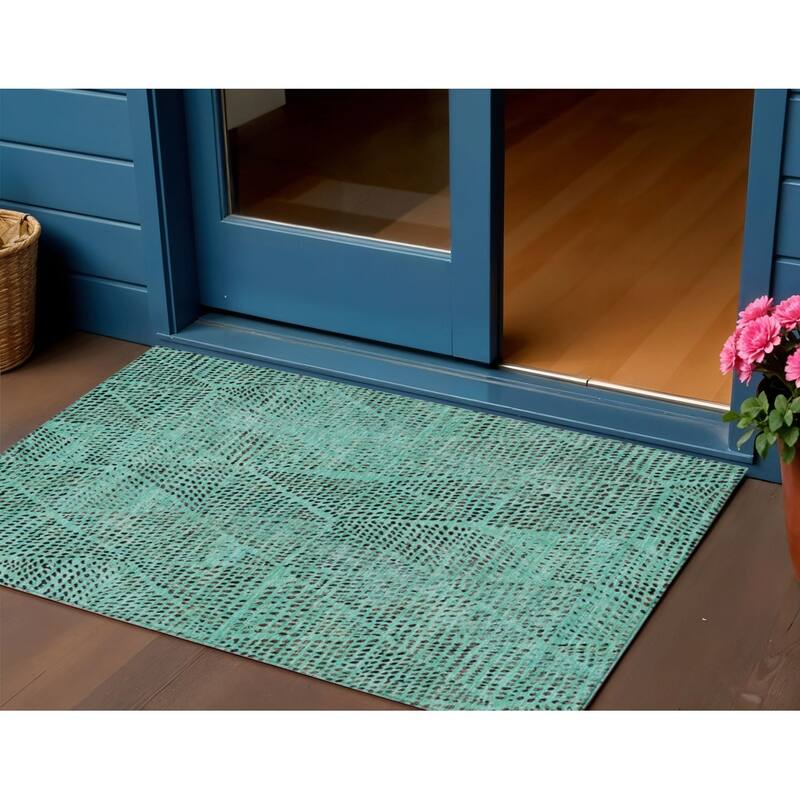 HomeRoots Geometric Transitional Rectangle Outdoor Rug - 3' x 5'