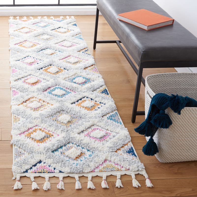 SAFAVIEH Moroccan Fringe Shag Margueritta Rug - 2'2" x 8' Runner - Grey/Ivory