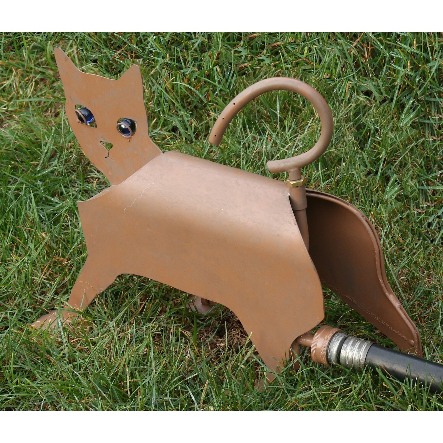 Iron Animal Sculpture Lawn Watering Yard Art Spinning Tail Cat Sprinkler 