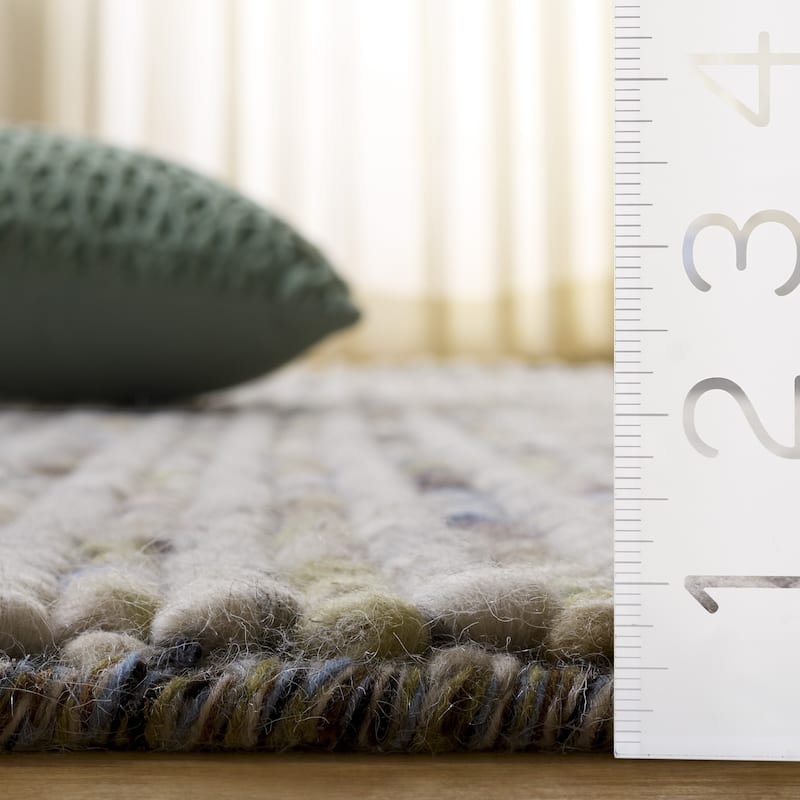 SAFAVIEH Handmade Natura Gonnie Wool Rug