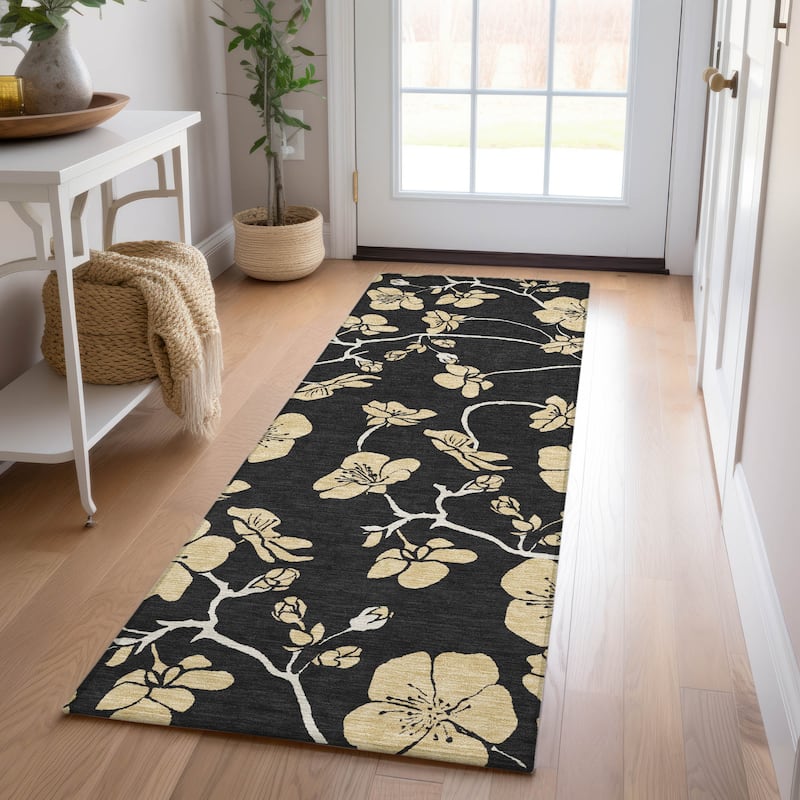 Machine Washable Indoor/ Outdoor Floral Zen Chantille Rug - Black - 2'3" x 7'6"