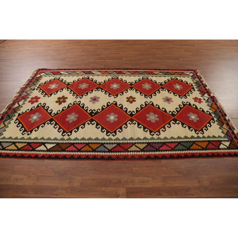 Hand-Woven Vegetable Dye Kilim Qashqai Persian Vintage Wool Carpet - 5'3"x 8'5"
