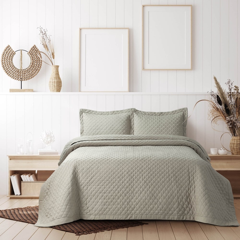 Brisbane Solid Oversized Quilt Set