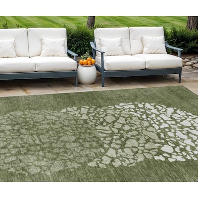 HomeRoots Abstract Transitional Rectangle Outdoor Rug